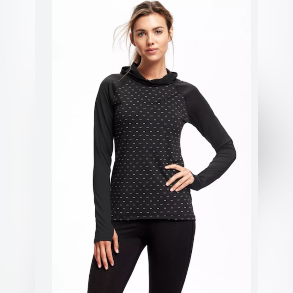 Old Navy Active Pullover Shirt M Womens Go-Dry Semi-Fitted Long Sleeve Black
